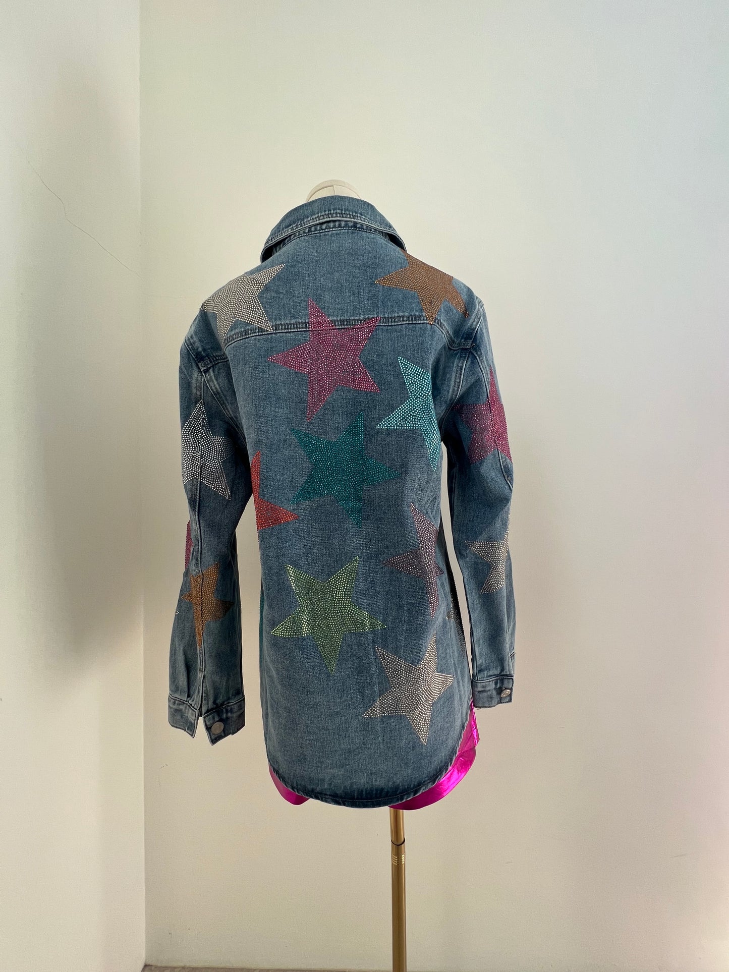 Camisa de mezclilla con estrellas