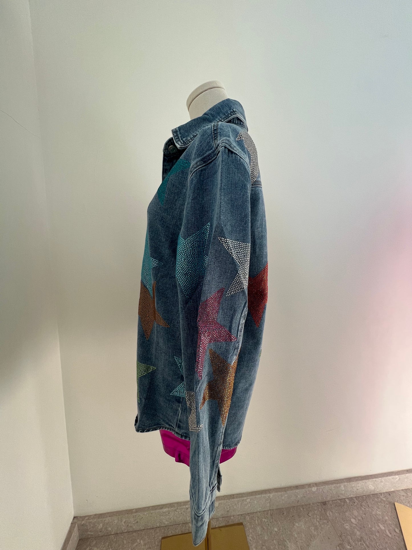 Camisa de mezclilla con estrellas