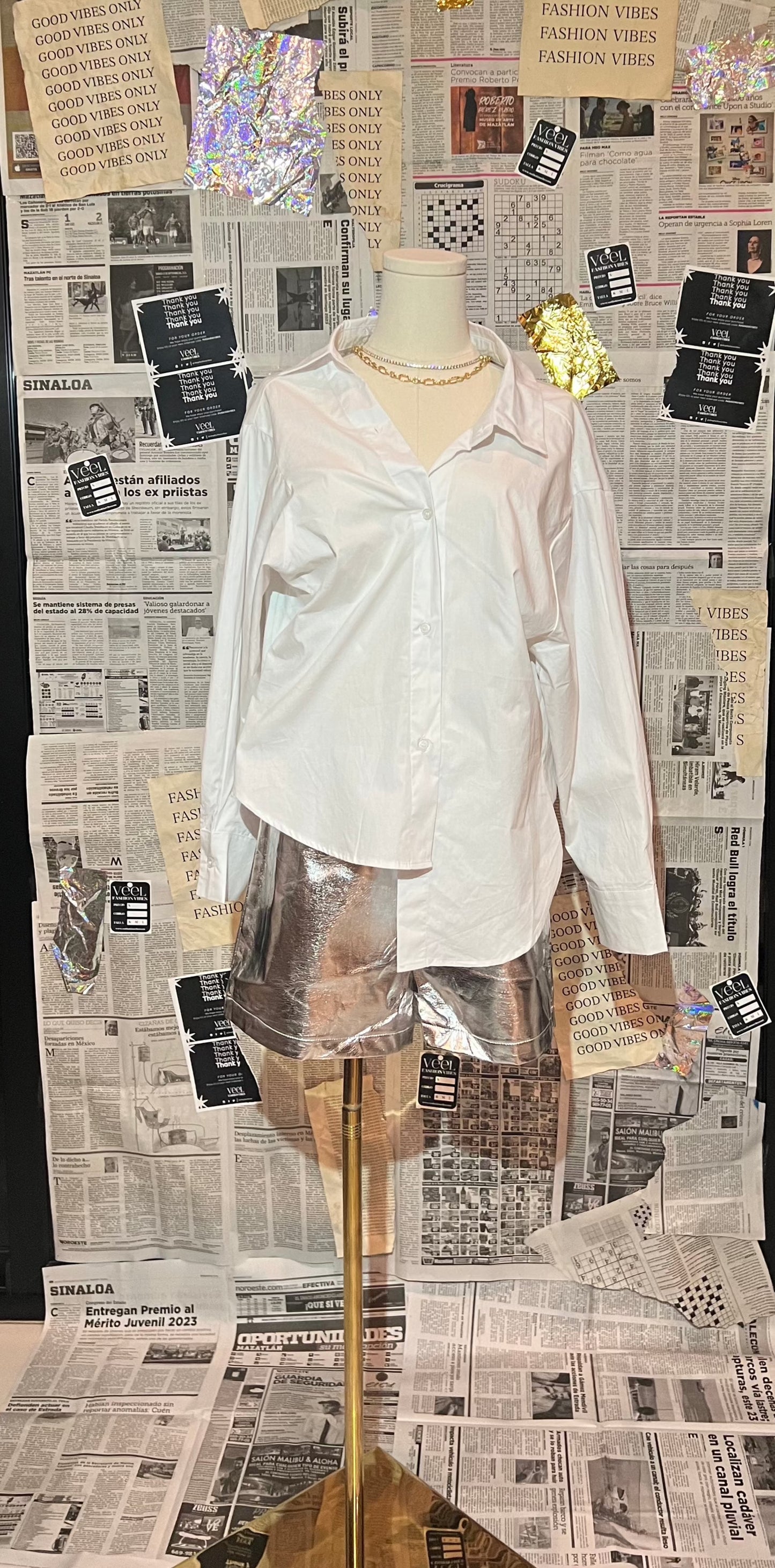 Camisa asímetrica off the shoulder