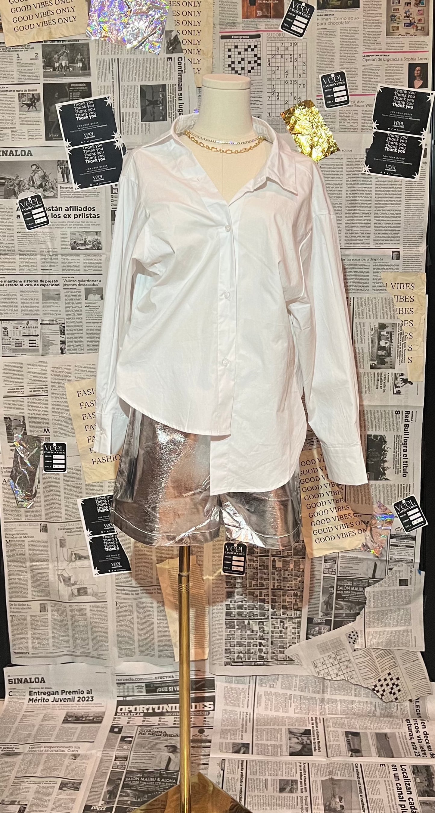 Camisa asímetrica off the shoulder