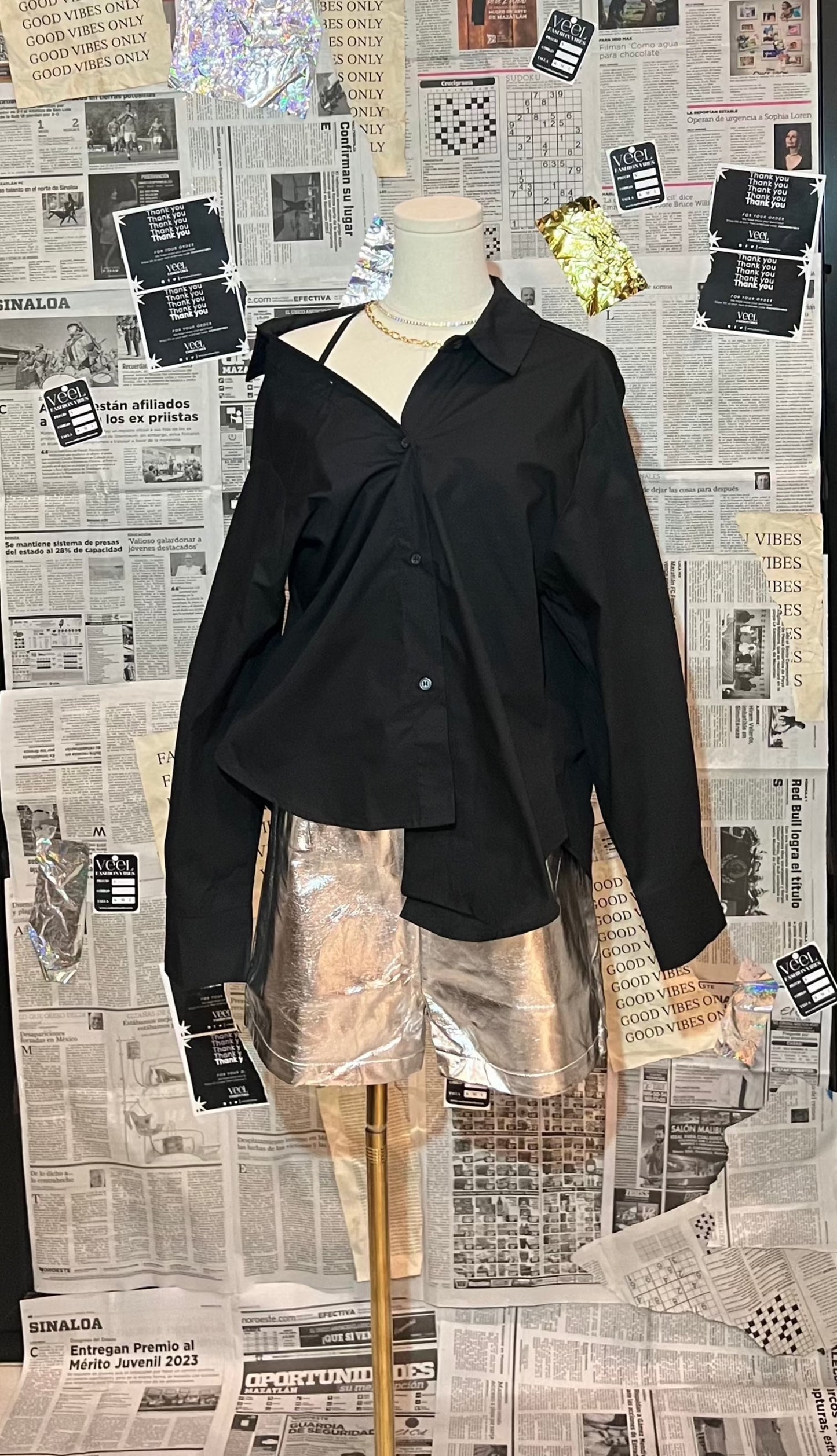 Camisa asímetrica off the shoulder