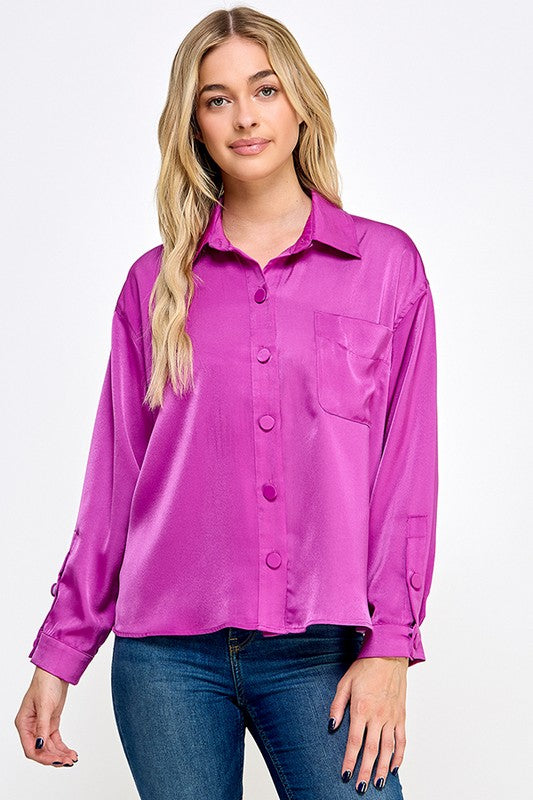 Camisa de satén con botones forrados