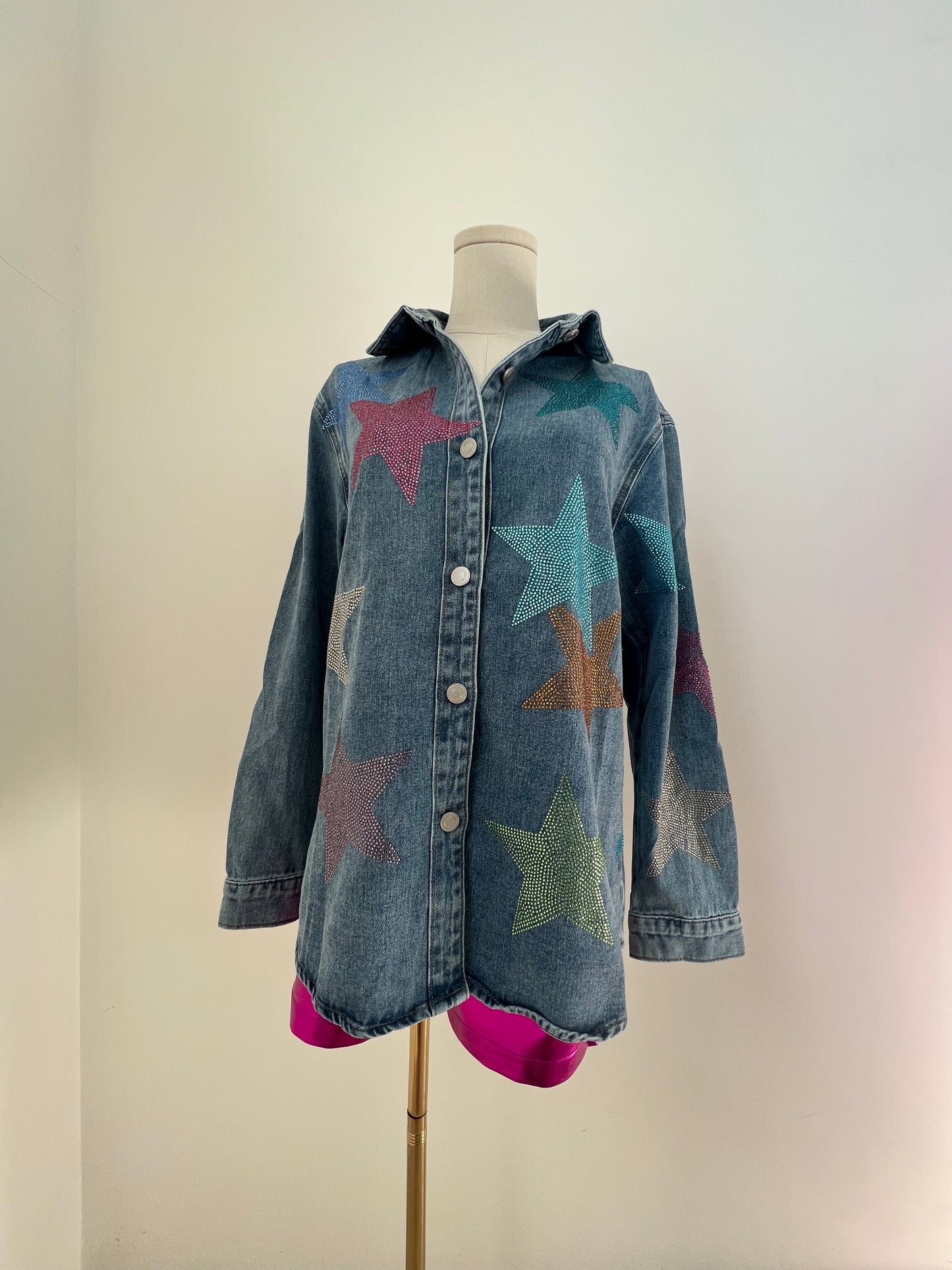 Camisa de mezclilla con estrellas