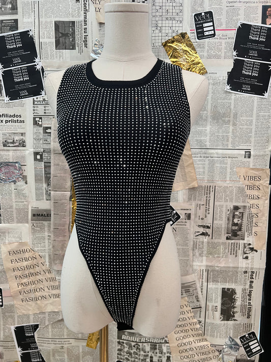 Body con piedras